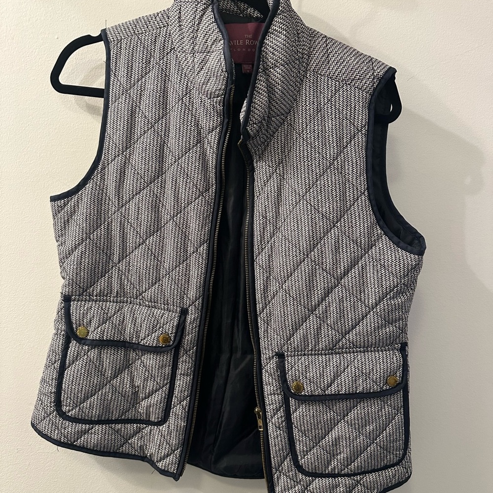 Quilted Herringbone Zip Vest with Pocket Details